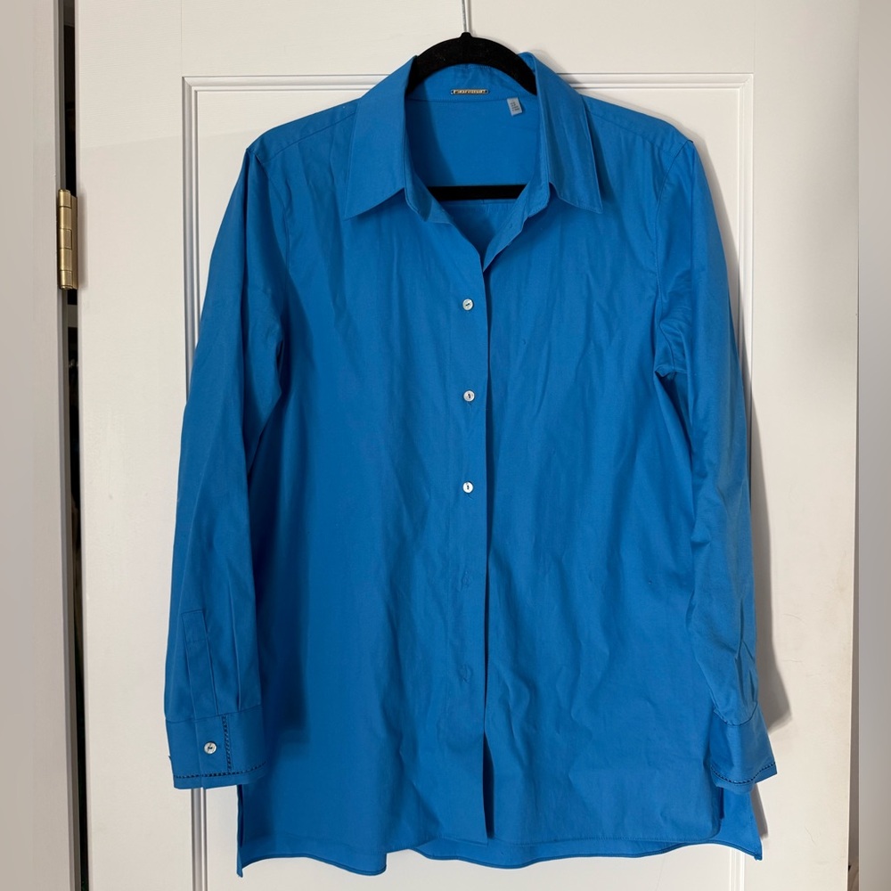 Elie Tahari Oversized Button Up Collared Blouse in Blue | Women’s Small